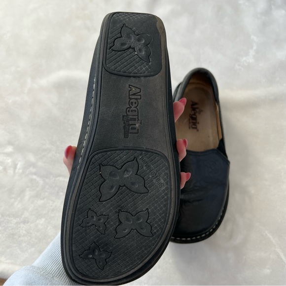 Alegria Debra Black Leather Embossed Rose Professional Slip-on Shoes EU 38 - Picture 3 of 5